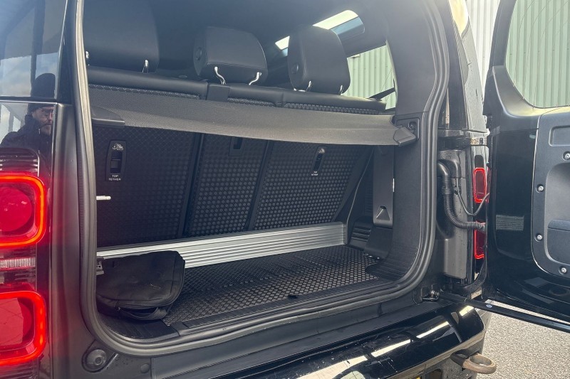 Used Land Rover Defender 2023 for sale - 77225310: Photo 42