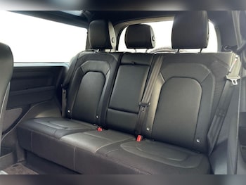 Used Land Rover Defender 2023 for sale - 77225310: Photo