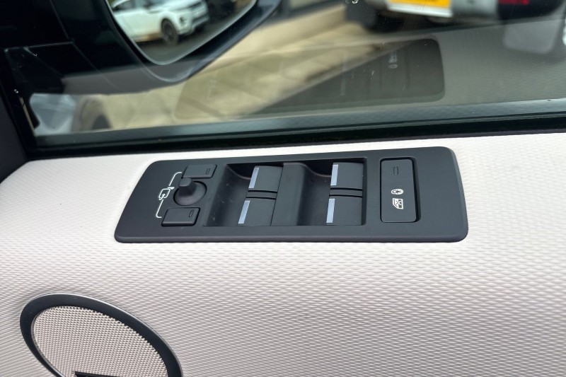 Used Land Rover Discovery 2022 for sale - 76982023: Photo 23