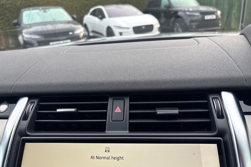 Used Land Rover Discovery 2022 for sale - 76982023: Photo 37