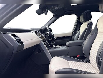 Used Land Rover Discovery 2022 for sale - 76982023: Photo