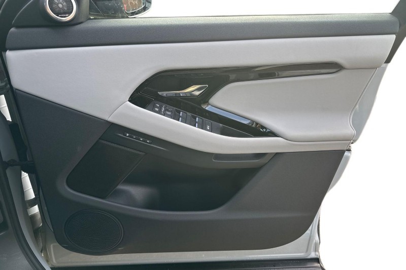 Used Land Rover Range Rover Evoque 2025 for sale - 77945594: Photo 21