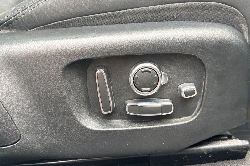 Used Land Rover Range Rover Velar 2023 for sale - 77803976: Photo 24