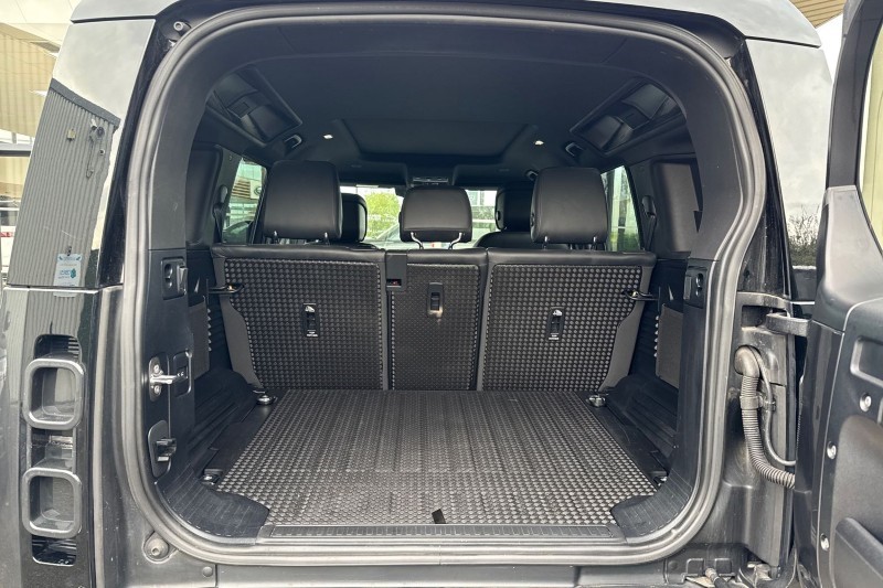 Used Land Rover Defender 2022 for sale - 76981077: Photo 10