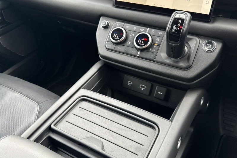 Used Land Rover Defender 2022 for sale - 76981077: Photo 13