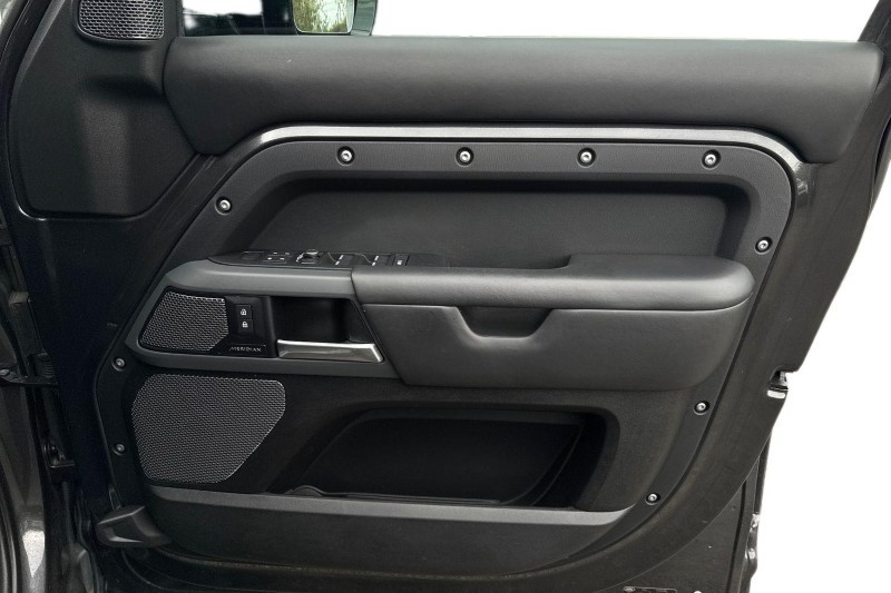 Used Land Rover Defender 2022 for sale - 76981077: Photo 22