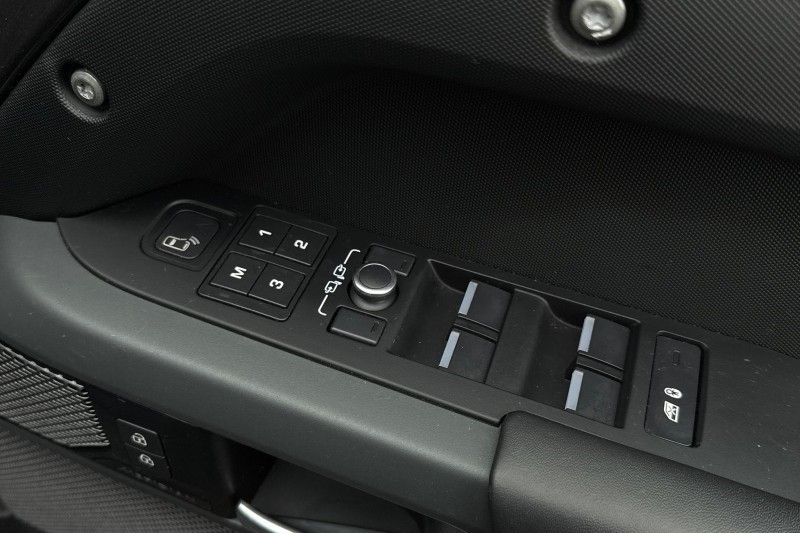 Used Land Rover Defender 2022 for sale - 76981077: Photo 23