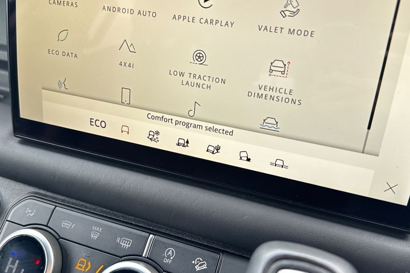 Used Land Rover Defender 2022 for sale - 76981077: Photo 33