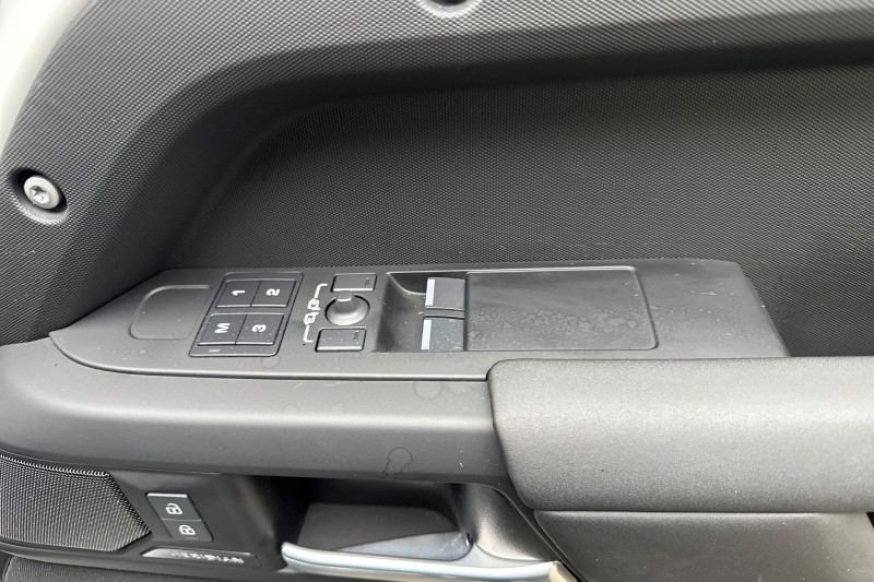 Used Land Rover Defender 2024 for sale - 77375917: Photo 23