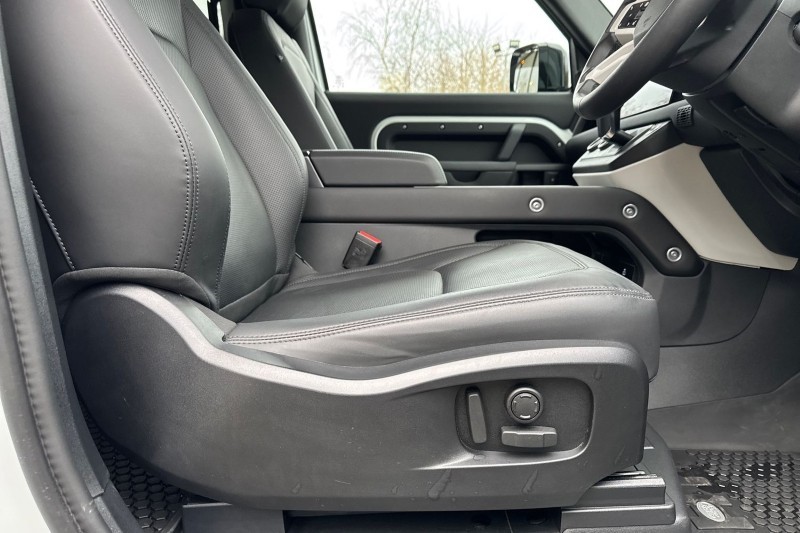 Used Land Rover Defender 2024 for sale - 77375917: Photo 24