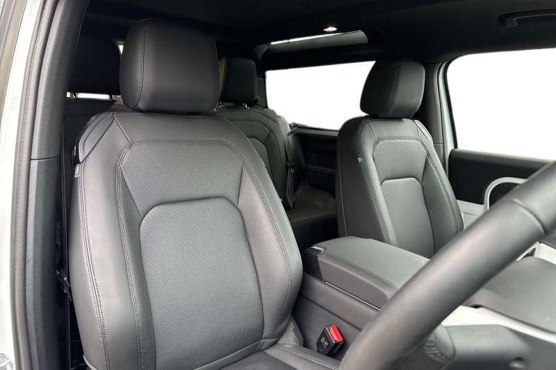 Used Land Rover Defender 2024 for sale - 77375917: Photo 26