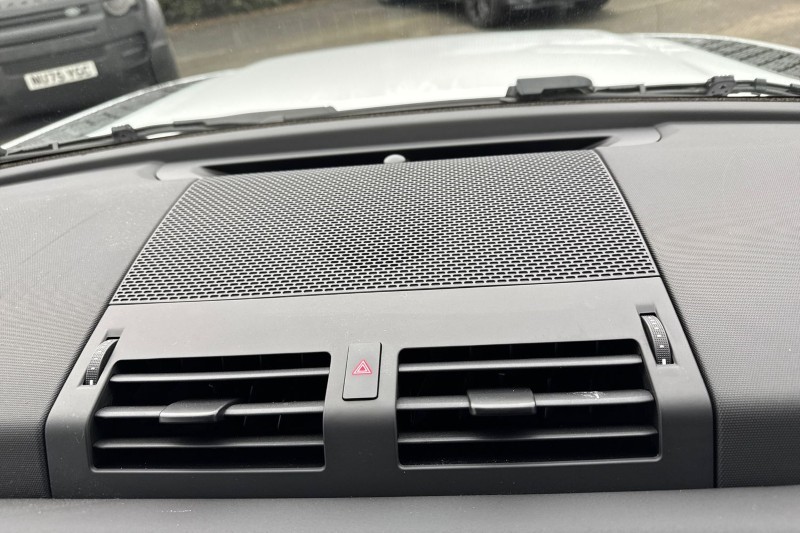 Used Land Rover Defender 2024 for sale - 77375917: Photo 37