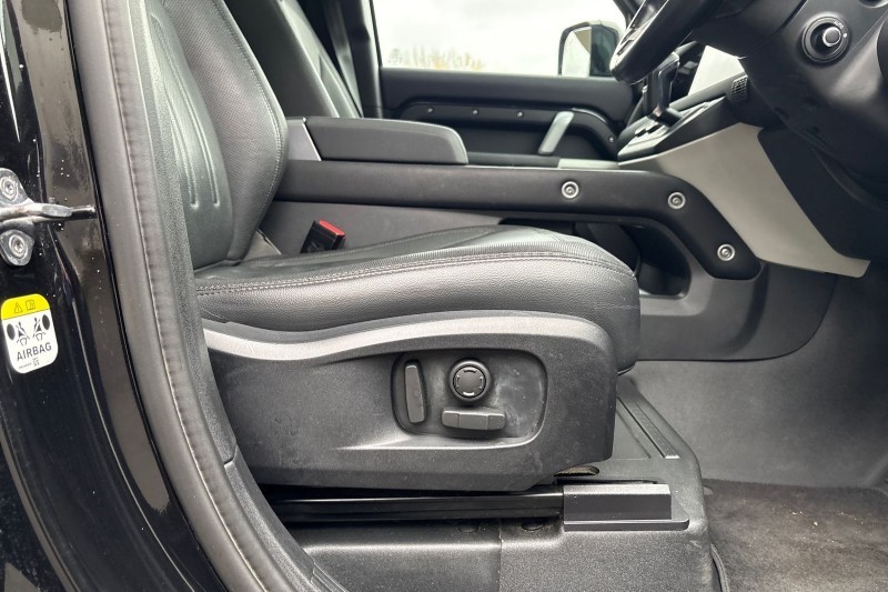 Used Land Rover Defender 2021 for sale - 77220412: Photo 25