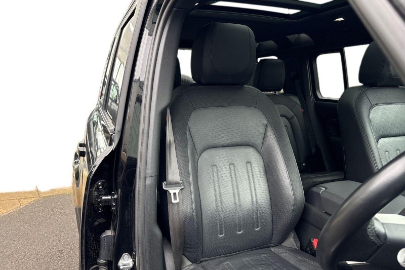 Used Land Rover Defender 2021 for sale - 77220412: Photo 27