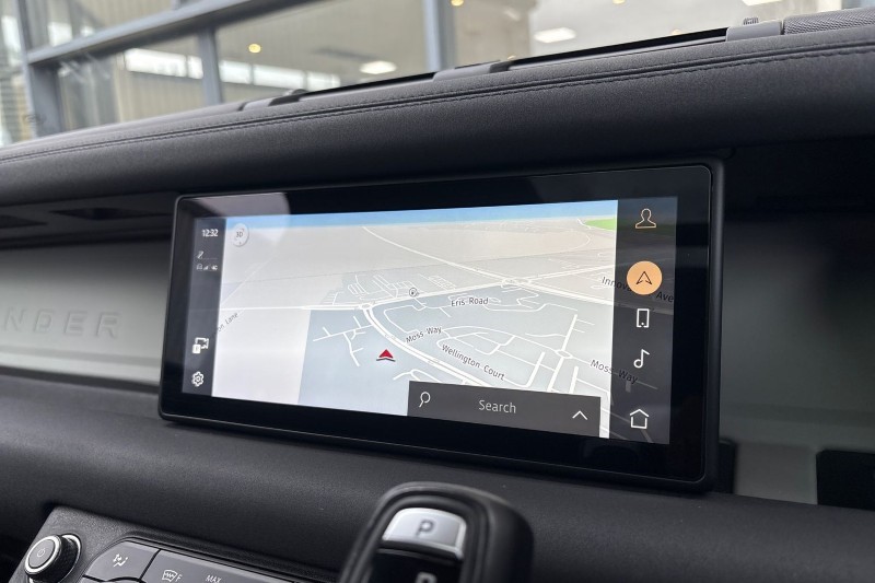 Used Land Rover Defender 2021 for sale - 77220412: Photo 32