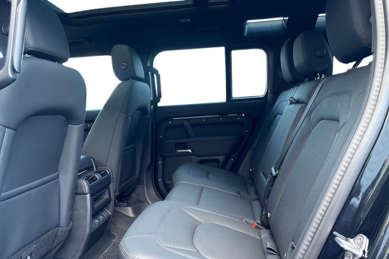 Used Land Rover Defender 2025 for sale - 77965426: Photo 4