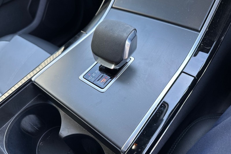 Used Land Rover Range Rover Velar 2025 for sale - 76981489: Photo 13