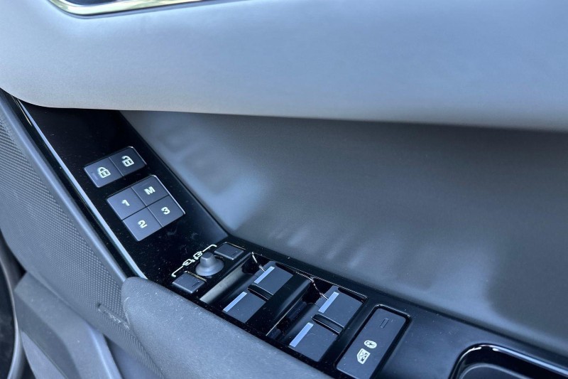 Used Land Rover Range Rover Velar 2025 for sale - 76981489: Photo 22