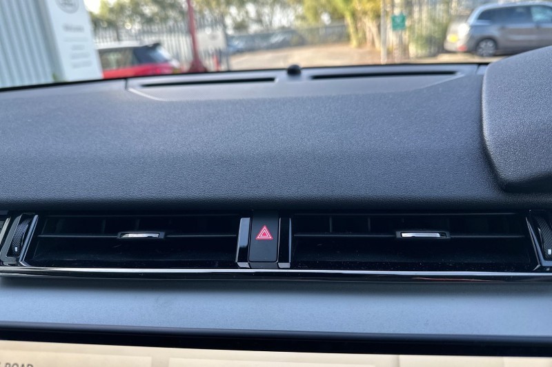 Used Land Rover Range Rover Velar 2025 for sale - 76981489: Photo 37