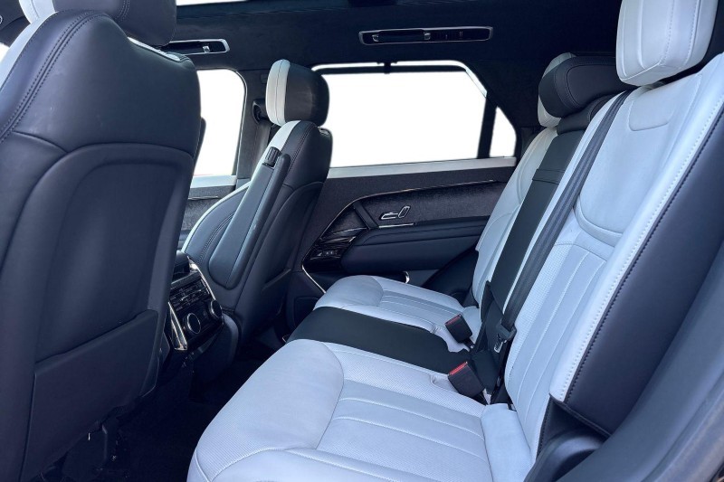 Used Land Rover Range Rover Sport 2024 for sale - 77930969: Photo 4