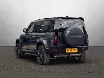 Used Land Rover Defender 2024 for sale - 78509584: Photo
