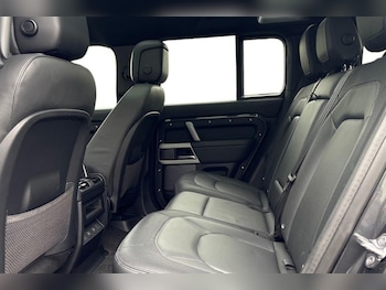 Used Land Rover Defender 2024 for sale - 78509584: Photo