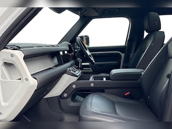 Used Land Rover Defender 2024 for sale - 79067231: Photo