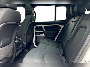 Used Land Rover Defender 2024 for sale - 79067231: Photo
