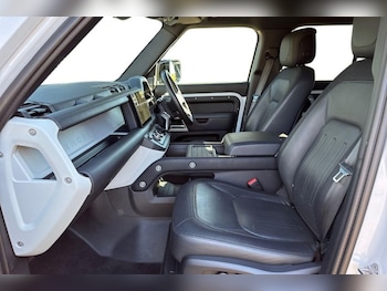 Used Land Rover Defender 2022 for sale - 78152740: Photo