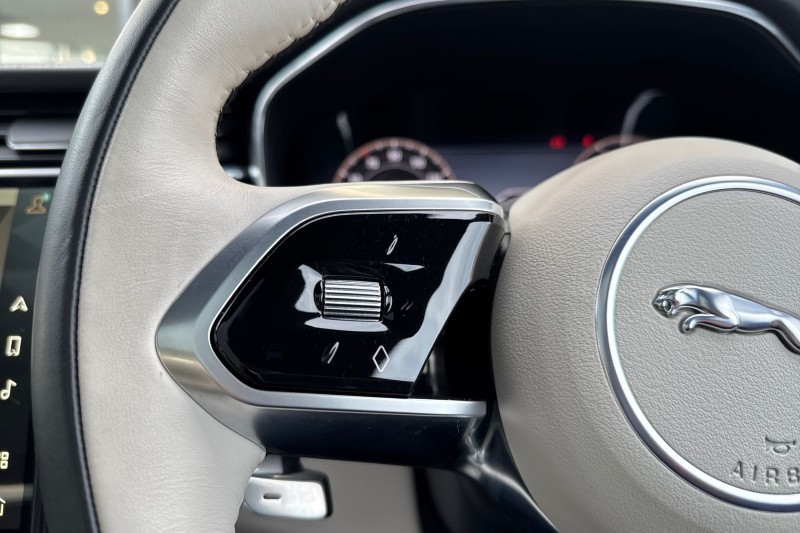 Used Jaguar F-Pace 2023 for sale - 76981705: Photo 28