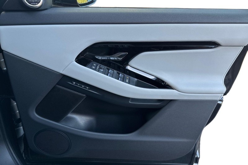 Used Land Rover Range Rover Evoque 2025 for sale - 76982264: Photo 21