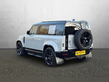 Used Land Rover Defender 2025 for sale - 77934554: Photo