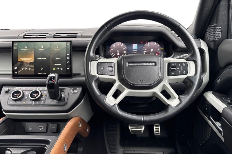 Used Land Rover Defender 2023 for sale - 77778661: Photo 15