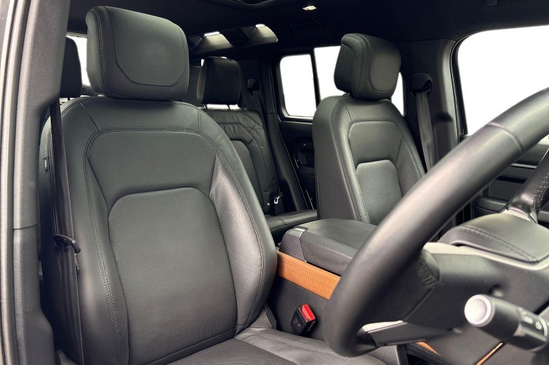 Used Land Rover Defender 2023 for sale - 77778661: Photo 27