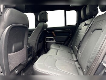 Used Land Rover Defender 2023 for sale - 77778661: Photo