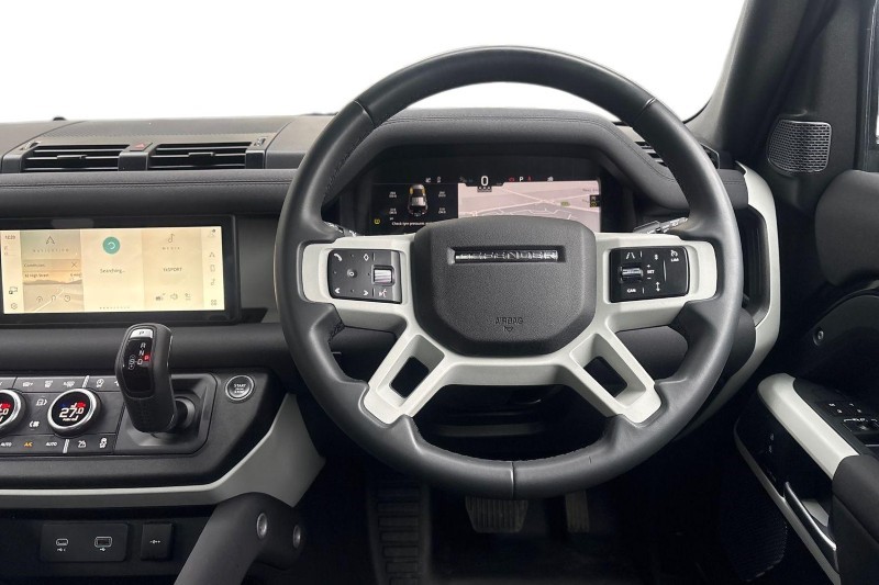 Used Land Rover Defender 2023 for sale - 77715015: Photo 15