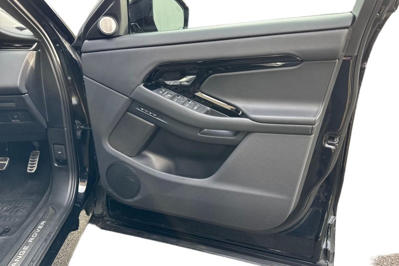 Used Land Rover Range Rover Evoque 2025 for sale - 77545366: Photo 23