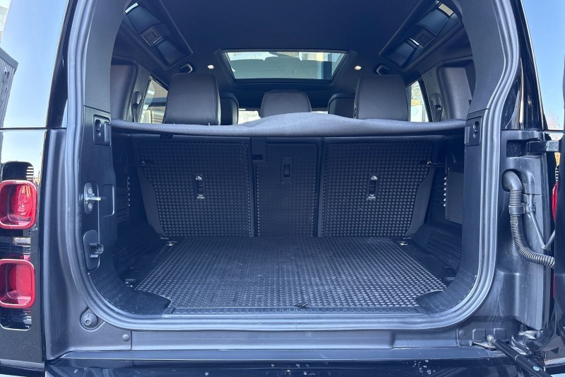 Used Land Rover Defender 2024 for sale - 77930986: Photo 10