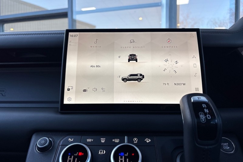 Used Land Rover Defender 2024 for sale - 77930986: Photo 14