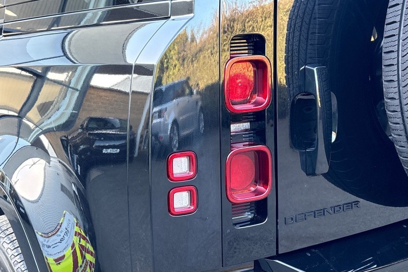 Used Land Rover Defender 2024 for sale - 77930986: Photo 19