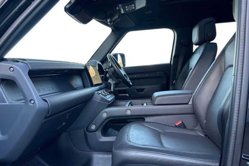 Used Land Rover Defender 2024 for sale - 77930986: Photo 3