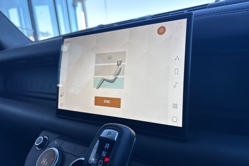 Used Land Rover Defender 2024 for sale - 77930986: Photo 34