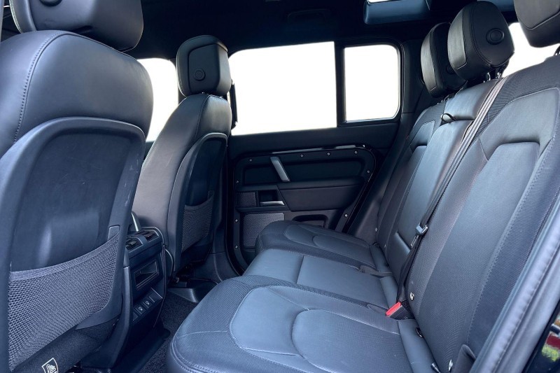 Used Land Rover Defender 2024 for sale - 77930986: Photo 4