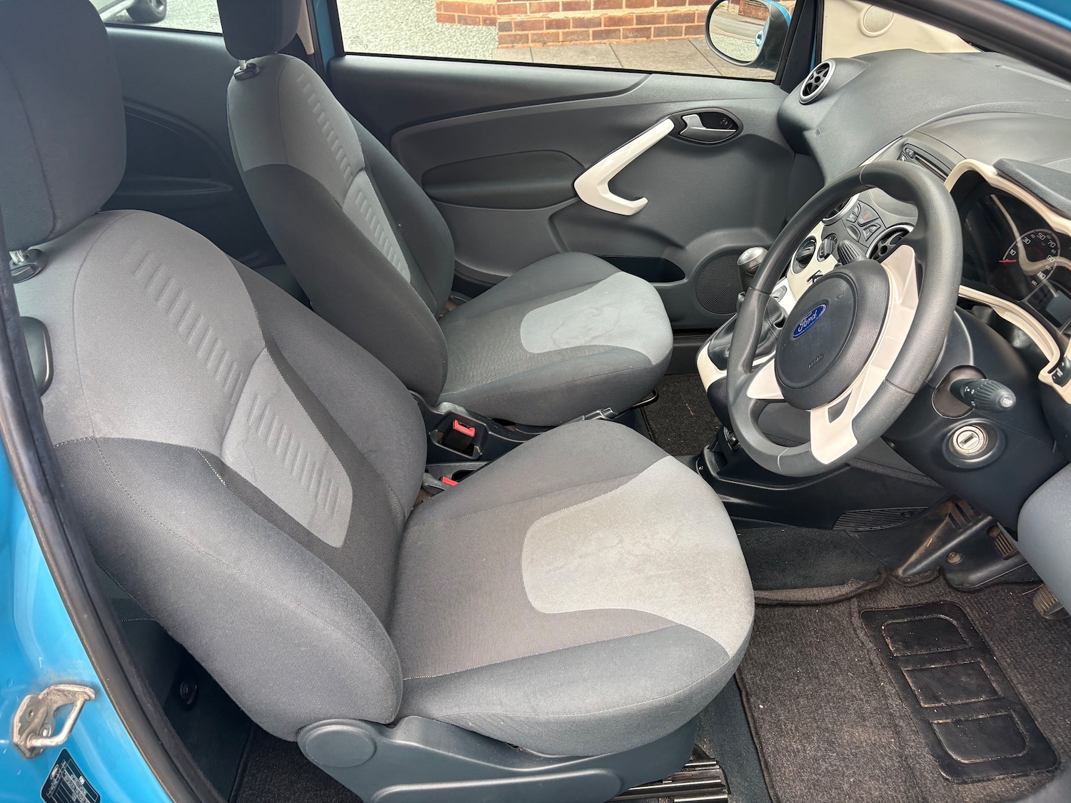 Ford Ka (09) - 1.2 Zetec Hatchback 3dr Petrol Manual Euro 4 (69 ps) - Image 12