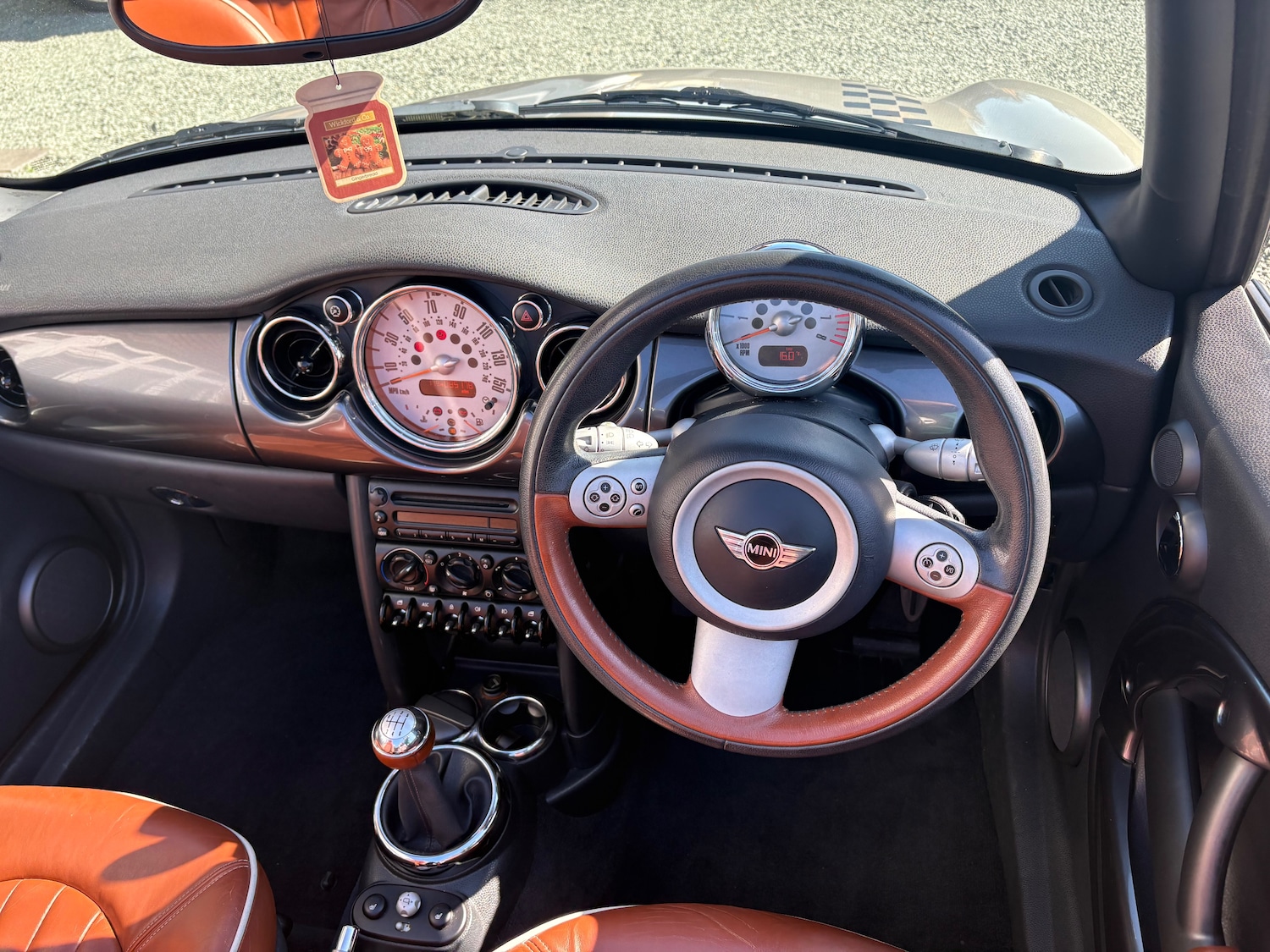 Used MINI Convertible 2007 for sale - 77935537: Photo 9