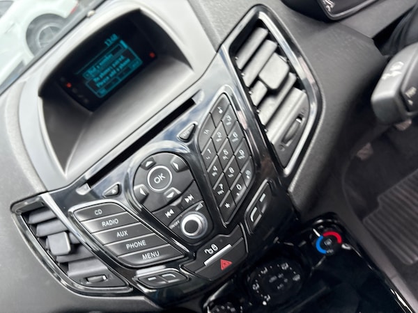 Used Ford Fiesta 2015 for sale - 75740251: Photo 12
