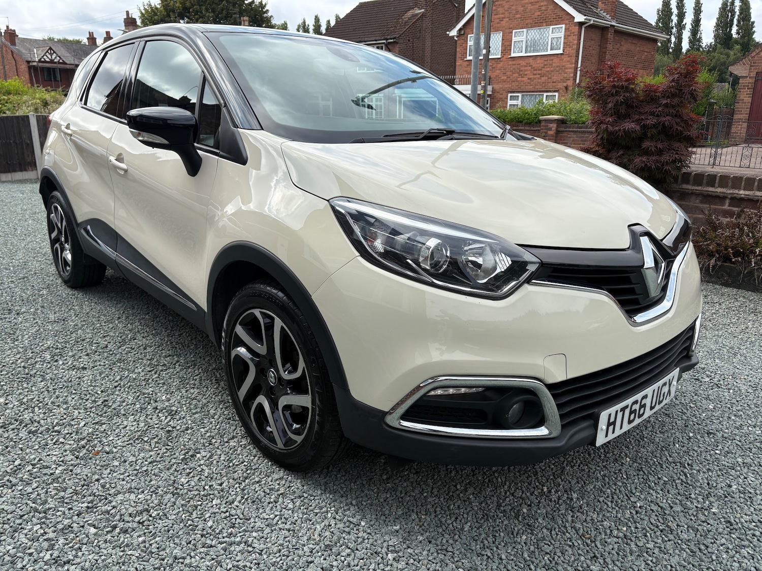 Used Renault Captur 2017 for sale - 77403938: Photo 2