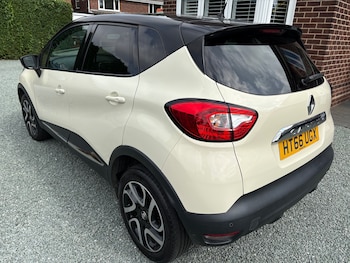 Used Renault Captur 2017 for sale - 77403938: Photo