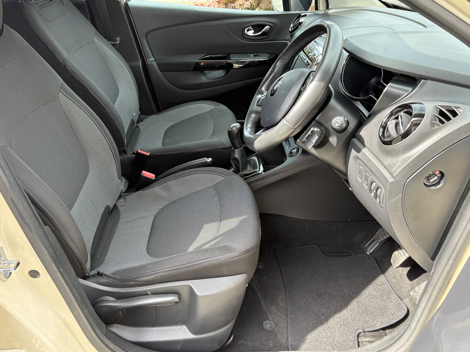 Used Renault Captur 2017 for sale - 77403938: Photo 9