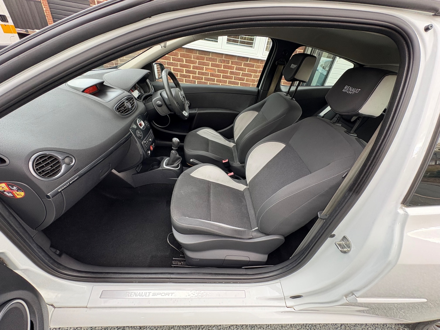 Used Renault Clio 2009 for sale - 76346854: Photo 14